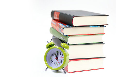 想要报考中国现当代文学在职研究生需要满足什么条件？