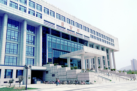 中央民族大学在职研究生的入学条件有哪些？