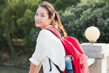 经济法学在职研究生学费