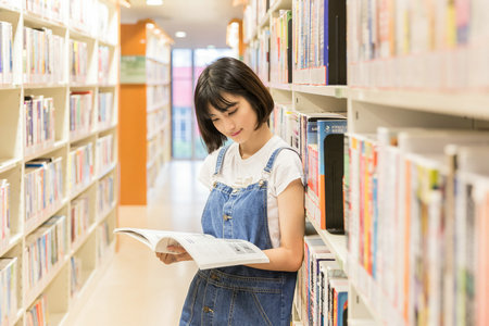 中国现当代文学在职研究生报考人群