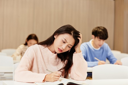 河北科技大学在职研究生读几年才能拿毕业证？