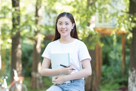 中国政法大学在职研究生可以边工作边学习吗