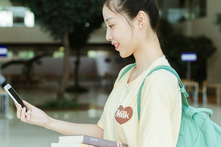 函授教育可以报读广告学高级研修班吗