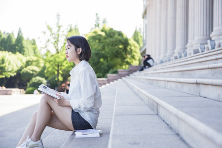 英国密德萨斯大学报考条件