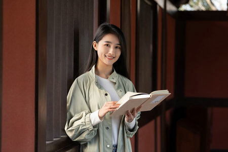 法国维莱尔国际商学院报考条件
