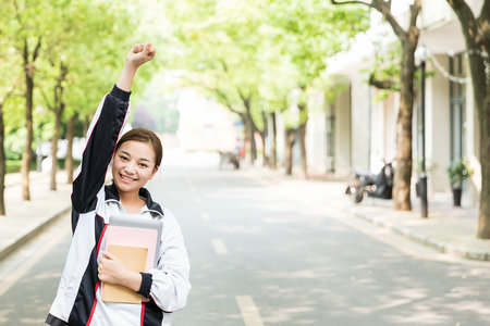 英国奇切斯特大学国际博士好考吗