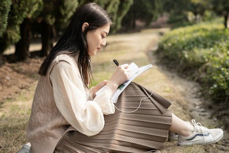 英国北安普顿大学学费