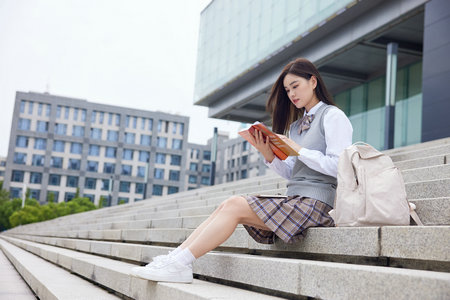 法国巴黎第十二大学国际硕士报考条件