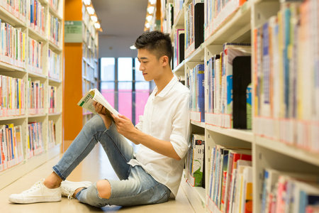 大连大学在职研究生考试考什么科目