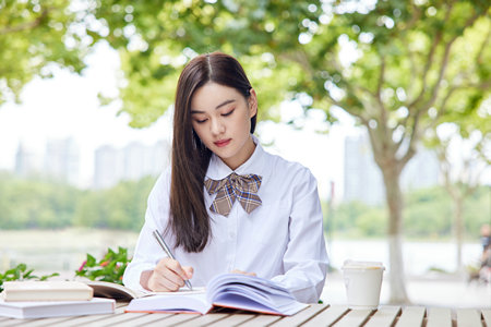 湖北工业大学在职研究生考试科目