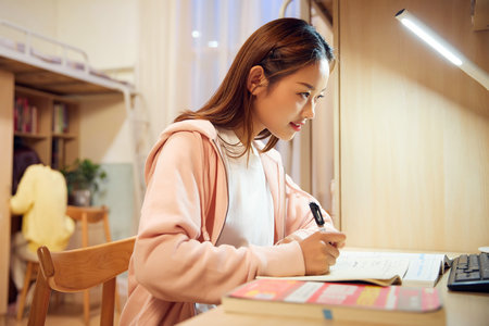 西班牙巴塞罗那大学国际硕士报名及考试时间