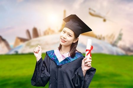 2024年工商管理中外合办学费学制详解！