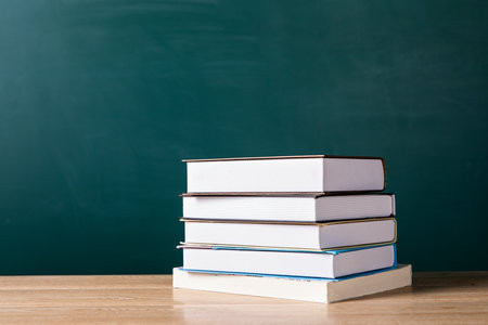 报考艺术学高级研修班需要多少钱，学费贵吗？