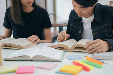 临床兽医学在职研究生考试考什么科目？