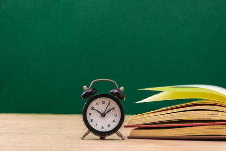 2026天津财经大学非全日制研究生考试考什么科目？