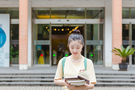 维克加泰罗尼亚中央大学国际硕士报名及考试时间
