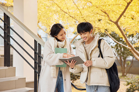 报考加拿大魁北克大学席库提米分校中外合办可以获得什么证书？