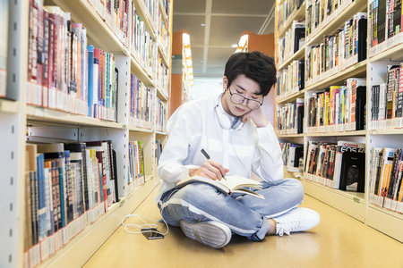 上海外国语大学MPA考试科目