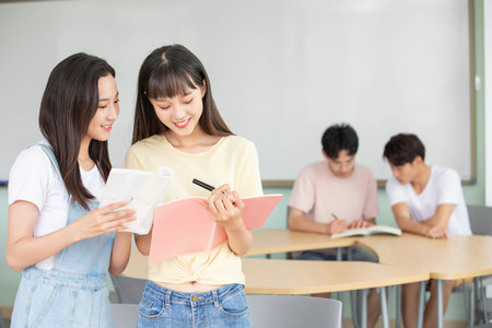 法国巴黎第十二大学国际硕士考试科目
