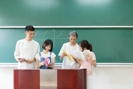 南京财经大学MPA几月份出成绩？