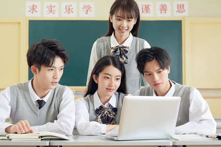 新疆师范大学非全日制研究生分数线在哪里看？
