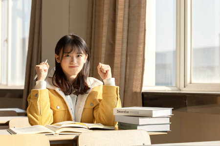 西安外国语大学非全日制研究生过了线就能上吗？