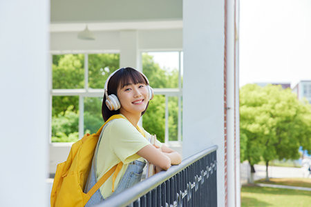 武汉科技大学MPAcc分数线每年一样吗？