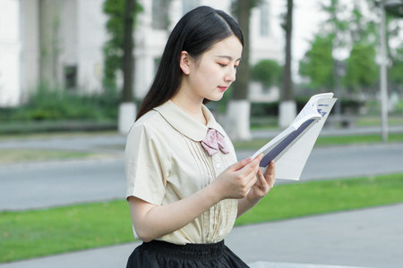 语言学及应用语言学在职研究生招生人群