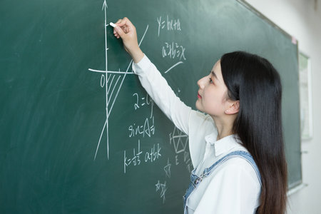 美国罗商大学国际博士招生动态