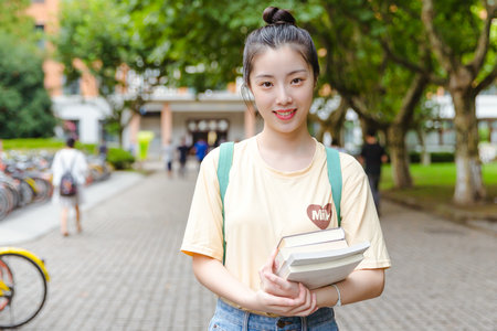 英国北安普顿大学招生时间安排