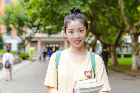 法国巴黎第十二大学招生简章