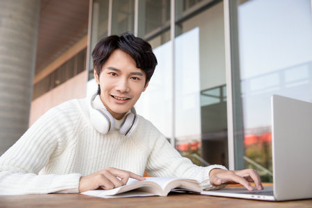 法国巴黎第十二大学招生流程