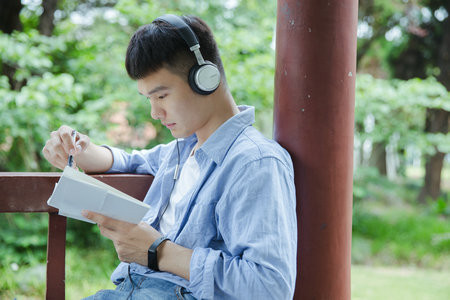 上海对外经贸大学国际贸易学在职研究生招生人群