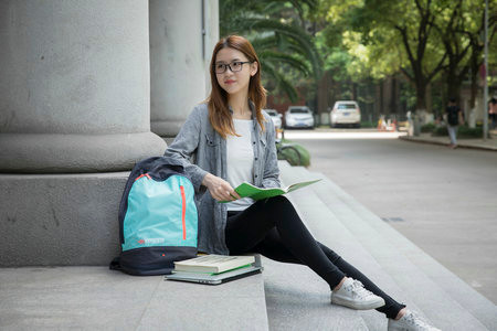 2025年广州中医药大学在职研究生招生简章