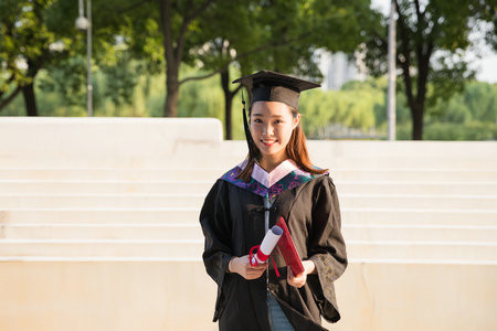 2025年上海戏剧学院在职研究生招生简章