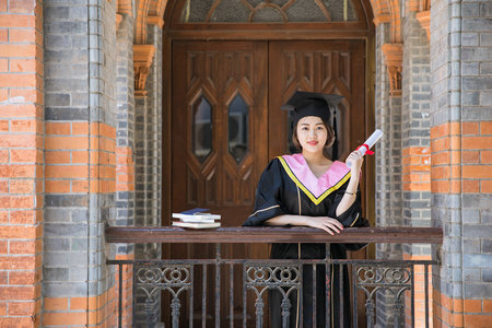 厦门大学在职研究生学制学费