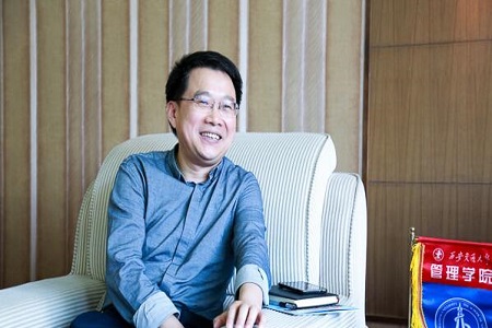 何正文教授
