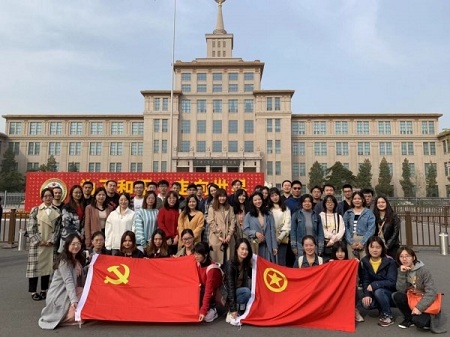 学生党支部合照