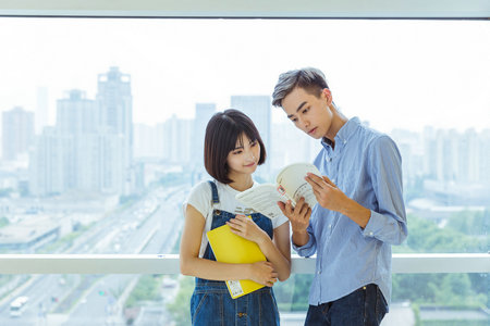 英国密德萨斯大学国际博士好考吗