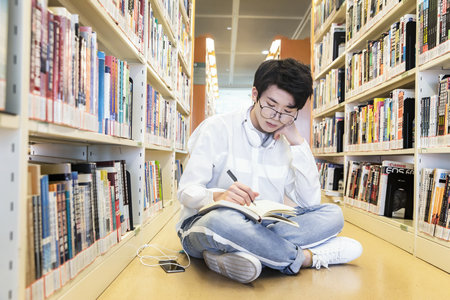 西安工业大学在职研究生考试科目