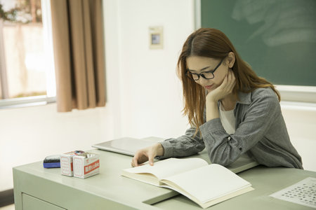 西南政法大学非全日制研究生调剂流程